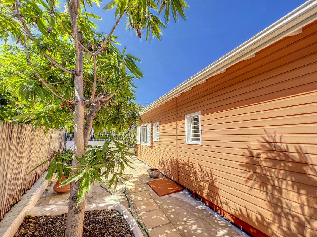 A louer villa Orientale Saint Martin-exterieur-23
